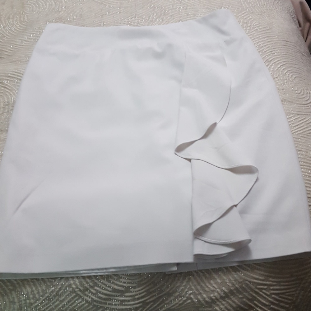 White skirts sz 12